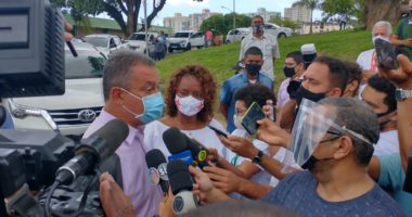 Artigo: Denice vota acompanhada por Rui e pelo filho e diz estar confiante em um segundo turno