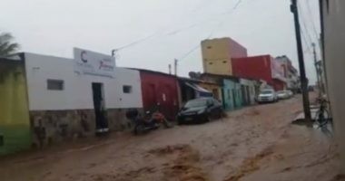 Artigo: Morro do Chapéu: temporal deixa famílias desabrigadas e ruas alagam