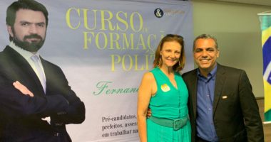 Artigo: Movimentos de rua de direita declaram apoio a Clarice Saba