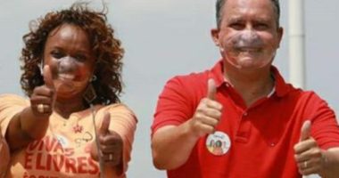 Artigo: Máscara transparente usada por Rui não tem eficácia contra a covid-19, diz especialista