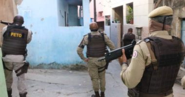 Artigo: Polícia prende 5 suspeitos de integrar facção criminosa em ocupação em Salvador