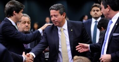 Artigo: Candidato de Bolsonaro à presidência da Câmara terá encontro com ACM Neto e Rui