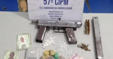 Artigo: Policia apreende submetralhadora e drogas em Anguera