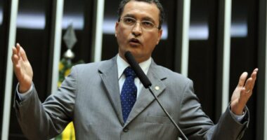 Artigo: Colunista da Veja cogita candidatura de Rui Costa a deputado federal em 2022