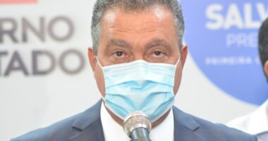 Artigo: Sem vacina, bolsonarista se revolta impedida de entrar no SAC em Salvador