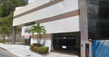 Artigo: Grupo invade prédio e rouba apartamento no bairro da Barra, em Salvador
