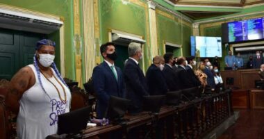 Artigo: Vereadora representante do “Pretas por Salvador” diz que vai lutar na CMS por vacinas