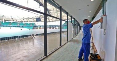 Artigo: Governo aluga contêineres para armazenar corpos de vitimas da Covid-19