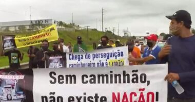Artigo: Caminhoneiros realizam protesto na BR-324 em adesão à paralisação nacional