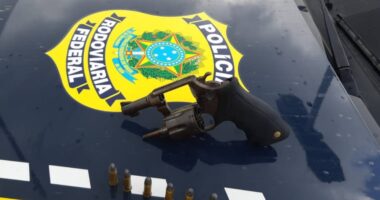 Artigo: Dupla suspeita de assalto a ônibus é presa após motorista reconhecer e chamar a polícia