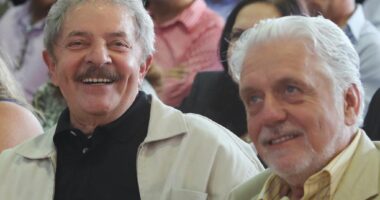 Artigo: Com Lula elegível, Jaques Wagner ganha força para eleição para governador