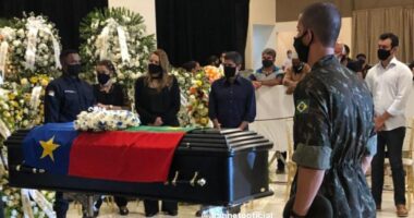 Artigo: Com a recusa da PM, corpo de Hérzem Gusmão é escoltado pelo Exército e PRF