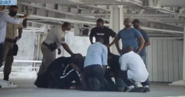 Artigo: Salvador: homem tenta invadir Prefeitura para pedir reabertura do comércio