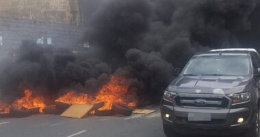 Artigo: Salvador: comerciantes protestam contra medidas restritivas