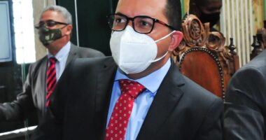 Artigo: Sociedade está doente, diz Anderson Ninho sobre professor que obrigou crianças a se beijarem