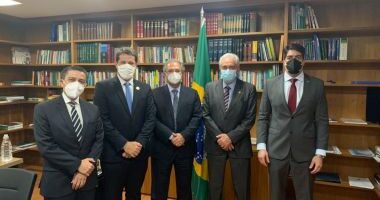 Artigo: Aliado de Rui se encontra com Paulo Guedes em Brasília