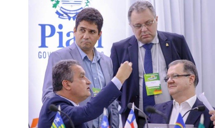 Senadores rejeitam convocação de Carlos Gabas na CPI da Covid - Política ao  Vivo