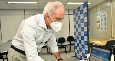 Artigo: Após retorno às aulas sem professores, secretário critica APLB