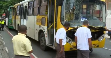 Artigo: Três ônibus se envolvem em acidente e passageiros ficam feridos na Pituba