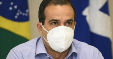 Artigo: Fila para vacinar alcançou 7 horas em Salvador; Bruno Reis nega culpa da Prefeitura