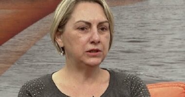 Artigo: Com suspeita de infecção, irmã de Bolsonaro é internada em ala de Covid-19