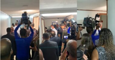 Artigo: Vacinado, Rui Costa causa aglomeração de jornalistas e assessores