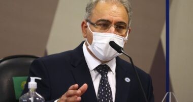 Artigo: Queiroga defende consulta pública sobre vacinação em crianças