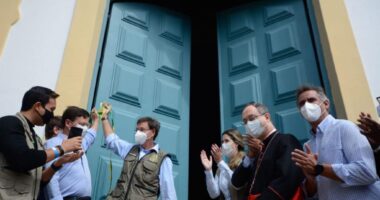 Artigo: Ao lado de João Roma, ministro do Turismo reinaugura Matriz do Santíssimo Sacramento