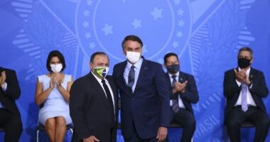 Artigo: PEC para barrar militares da ativa em cargos políticos é mobilizada por parlamentares