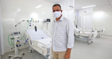 Artigo: Cidade onde Rui aglomerou tem 100% dos leitos de Covid ocupados