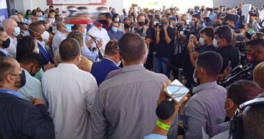 Artigo: Rui reúne mais de 100 pessoas em dia que Bahia tem 130 mortos por Covid