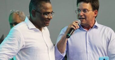 Artigo: João Roma ganha a concorrência de Márcio Marinho pela vice de ACM Neto