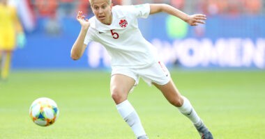 Artigo: Narradora da Globo usa pronome neutro durante partida de futebol feminino