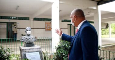 Artigo: Vereador faz blitz em escola na Liberdade e opina sobre retorno das aulas