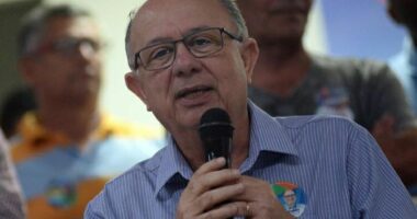 Artigo: Pesquisa: Zé Ronaldo chega a 53,9% e venceria eleição no primeiro turno