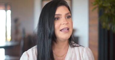 Artigo: Dayane tem outdoors pichados em Feira de Santana: “Você traiu seus eleitores”