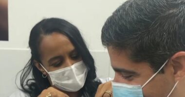 Artigo: ACM Neto é vacinado contra a Covid-19: “É uma emoção grande”