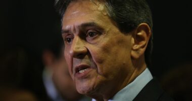 Artigo: Bolsonaristas baianos criticam prisão de Roberto Jefferson