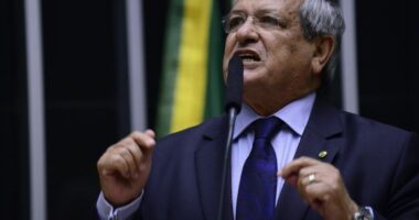 Artigo: Benito Gama critica CPI da Covid: “Não há honestidade ideológica”