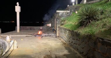 Artigo: Casal fica ferido após incêndio no Porto da Barra