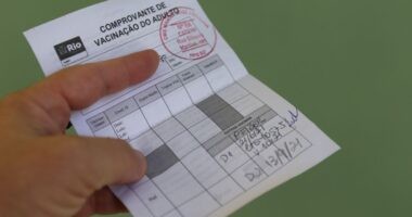 Artigo: Governo deve cobrar passaporte da vacina a partir desta segunda (13)