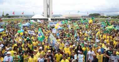 Artigo: Raio atinge acampamento bolsonarista em Brasília; quatro pessoas feridas