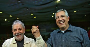 Artigo: Deputado aconselha Lula a não participar de atos de 7 de setembro