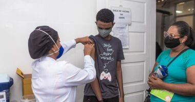 Artigo: Salvador: vacinação contra Covid-19 é retomada nesta segunda (3)