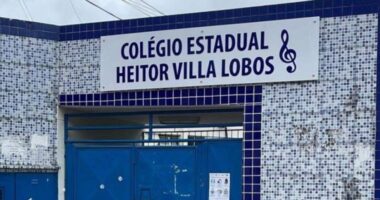 Artigo: Secretaria de Educação afasta professor que oferecia nota e dinheiro para alunos se beijarem