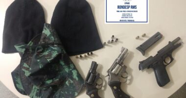 Artigo: Simões Filho: trio suspeito de roubos a bancos morre em confronto com a polícia