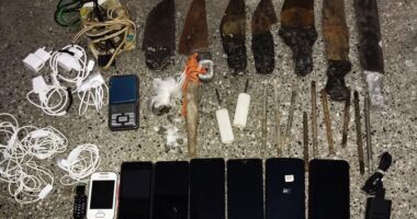 Artigo: Polícia apreende celulares, facas e drogas em presídio de Lauro de Freitas