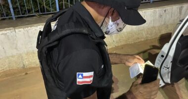 Artigo: Homem é preso tentando subornar policiais em Souto Soares