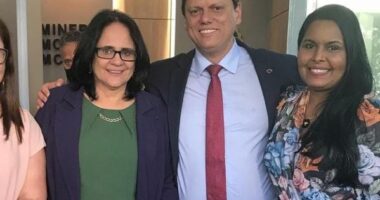 Artigo: Em Brasília, Rebeca Martins encontra ministros Tarcísio Freitas e Damares Alves