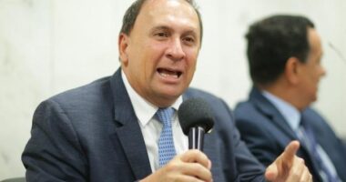 Artigo: Mata de São João: telão desaba e atinge João Gualberto